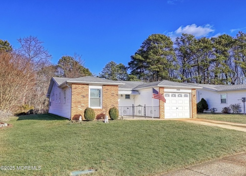 Charming Two-bedroom, two bath home located in Lions Head North - Beach Home for sale in Brick, New Jersey on Beachhouse.com