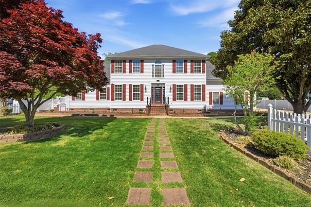 Spacious 7,000+ sq ft home designed for flexibility and comfort - Beach Home for sale in Newport News, Virginia on Beachhouse.com