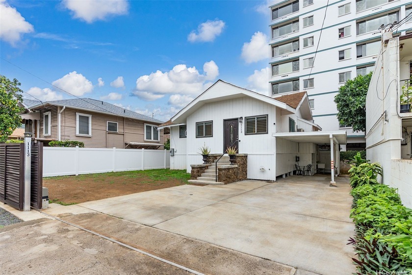 NEW LISTING! Discover this beautifully renovated, move-in ready - Beach Commercial for sale in Honolulu, Hawaii on Beachhouse.com