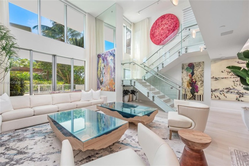 Another Collectable Property by the Jeff Miller Group! Set - Beach Condo for sale in Miami Beach, Florida on Beachhouse.com