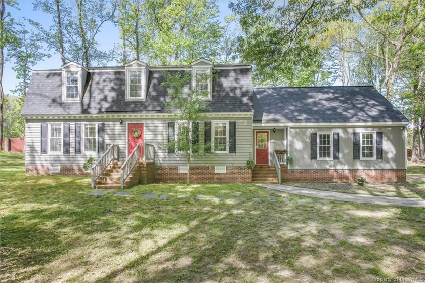 Move-in ready, fully renovated home with great spaces! Ready for - Beach Home for sale in Williamsburg, Virginia on Beachhouse.com