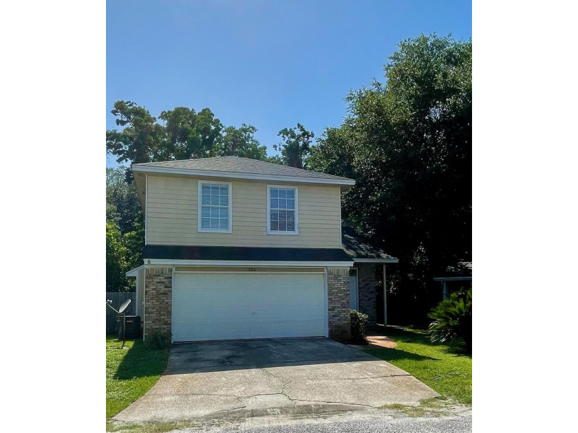 Move In Ready...! 3 bedroom, 2.5 bath home situated on - Beach Home for sale in Fort Walton Beach, Florida on Beachhouse.com