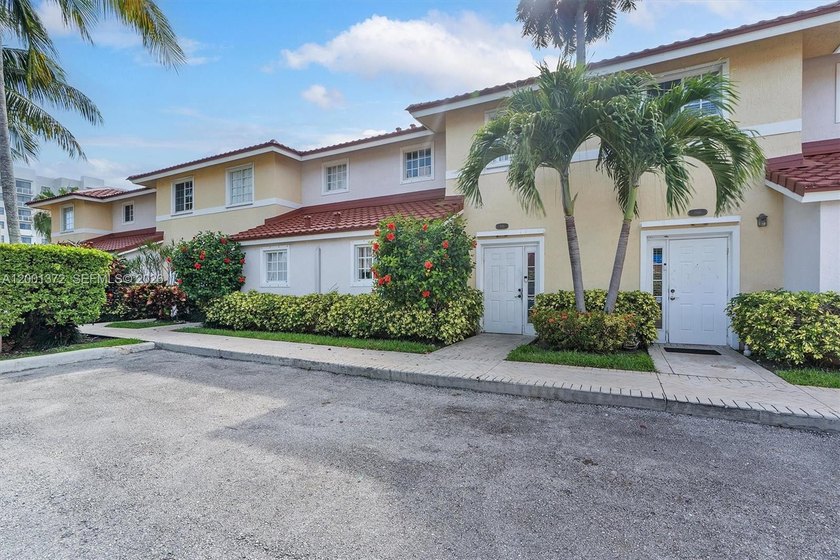 CASH ONLY! Currently rented for $2,500 till 6/14/2026. Spacious - Beach Townhome/Townhouse for sale in North Miami Beach, Florida on Beachhouse.com