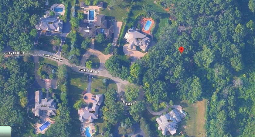 Rare opportunity to build in a private gated community in Lake - Beach Lot for sale in Lake Forest, Illinois on Beachhouse.com