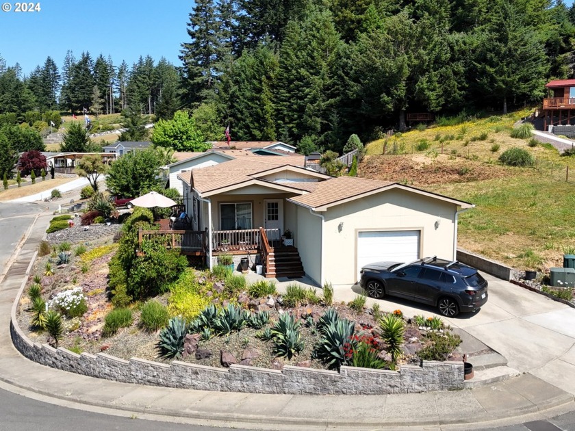 **Charming 2 Bedroom, 2 Bath Manufactured Home with Ocean - Beach Home for sale in Brookings, Oregon on Beachhouse.com