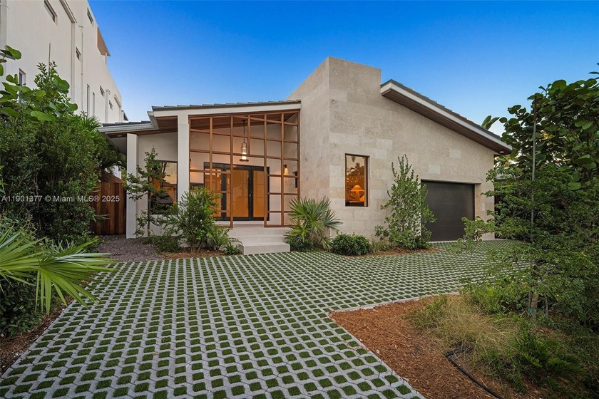 A Modern Boater's Paradise -- This exceptional waterfront - Beach Home for sale in Miami, Florida on Beachhouse.com