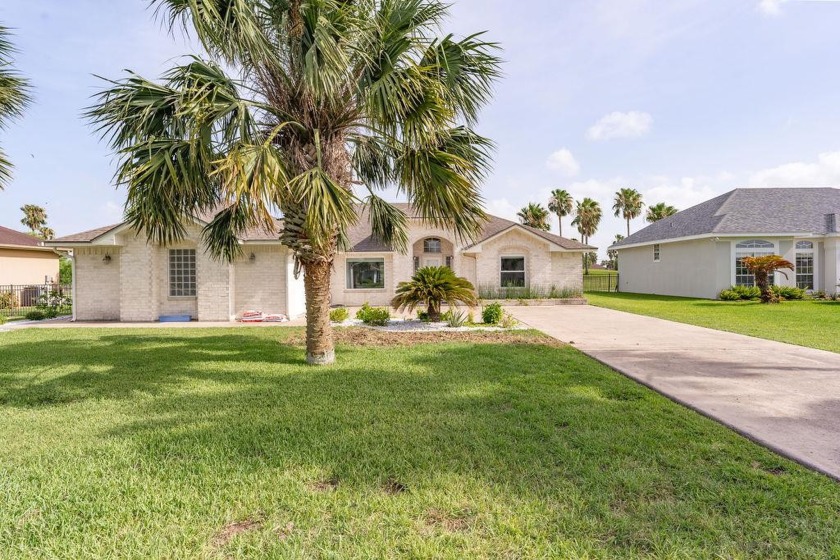 Relax an unwind in this golf front 3 bedroom 2 bath home is - Beach Home for sale in Laguna Vista, Texas on Beachhouse.com