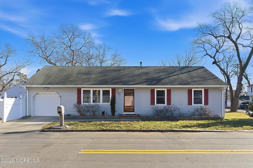 This 3 bedroom ranch has a very open floor plan with cathedral - Beach Home for sale in Brick, New Jersey on Beachhouse.com
