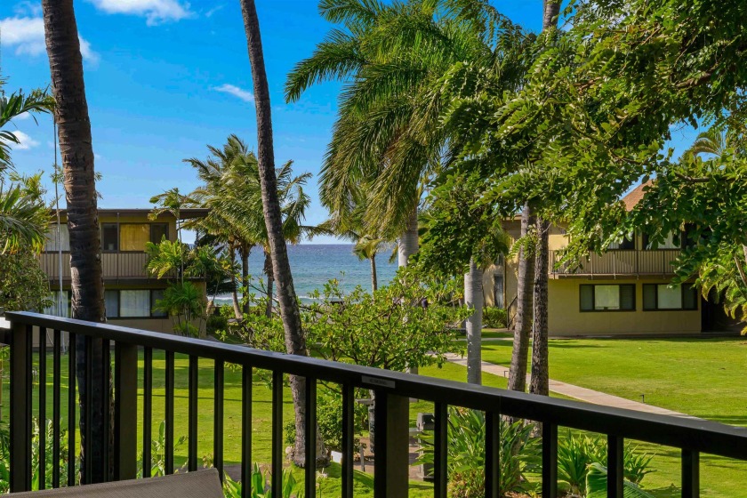Welcome to the lowest priced 2 bedroom vacation rental on Maui!! - Beach Condo for sale in Lahaina, Hawaii on Beachhouse.com
