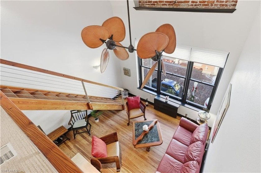 Fort Myers perfection! Can you imagine living in the heart of - Beach Condo for sale in Fort Myers, Florida on Beachhouse.com