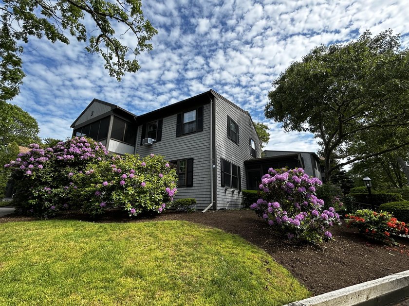 Welcome to coastal living in beautiful Harwich Port. This - Beach Condo for sale in Harwich Port, Massachusetts on Beachhouse.com