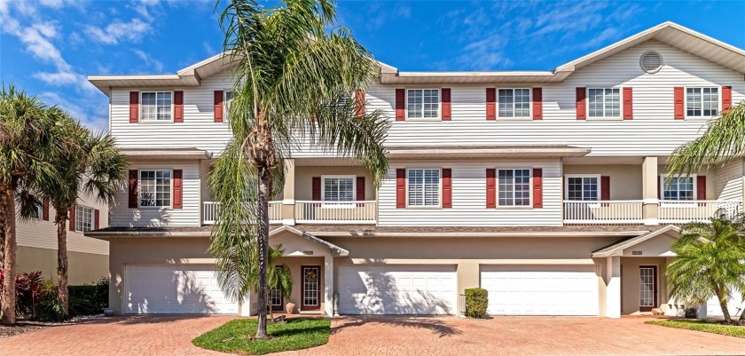 Enjoy the Florida lifestyle in this stunning, Better than New - Beach Townhome/Townhouse for sale in Palmetto, Florida on Beachhouse.com