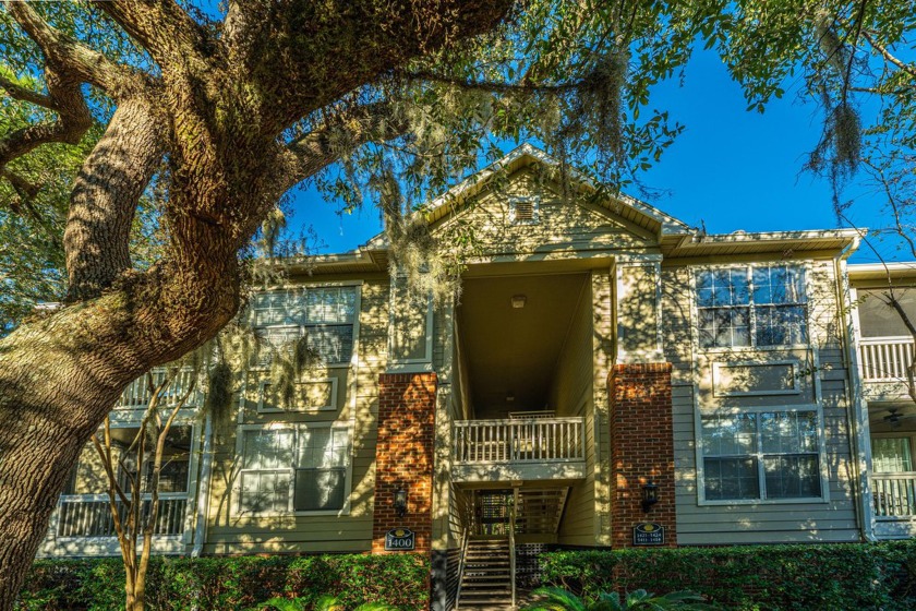 Beautiful 1bd/1ba condo on the second floor.  Open living room - Beach Home for sale in Mount Pleasant, South Carolina on Beachhouse.com