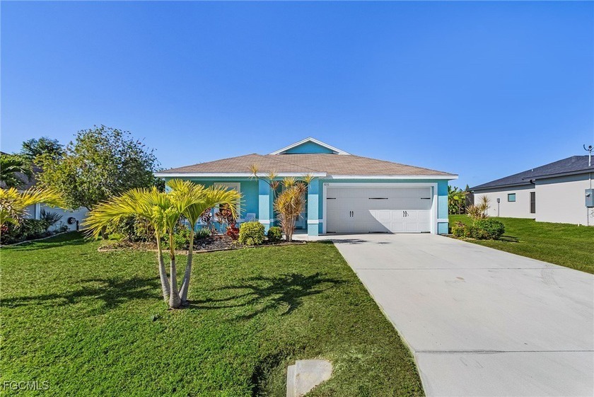 Welcome!! Absolutely Charming 3 Bedroom + Den/ 2 Bath, Heated- - Beach Home for sale in Cape Coral, Florida on Beachhouse.com