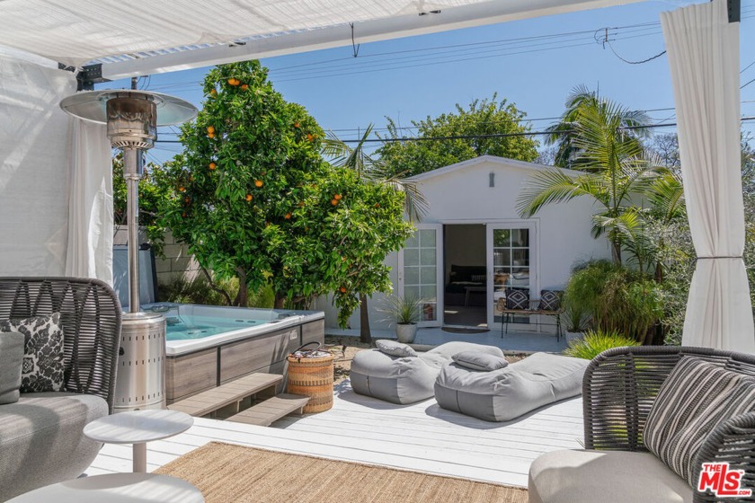 Rare opportunity in the desirable Presidents Row neighborhood of - Beach Home for sale in Venice, California on Beachhouse.com