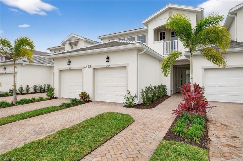 This bright and airy second-floor coach home offers 1,480 sq. ft - Beach Condo for sale in Naples, Florida on Beachhouse.com
