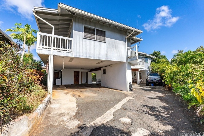 Waipahu Estates - fantastic LOCATION and first time offered on - Beach Home for sale in Waipahu, Hawaii on Beachhouse.com