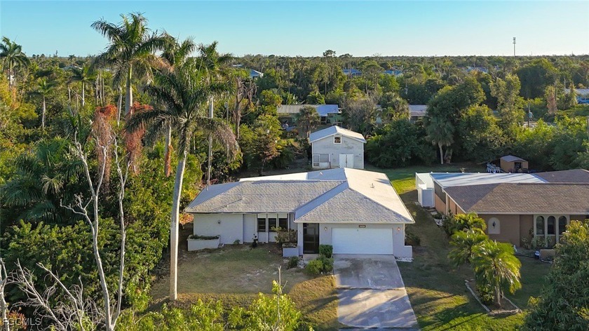 Investor Special / Opportunity Property in St. James City! This - Beach Home for sale in St. James City, Florida on Beachhouse.com