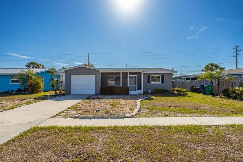 Under contract-accepting backup offers. Cozy and move-in ready - Beach Home for sale in Seminole, Florida on Beachhouse.com