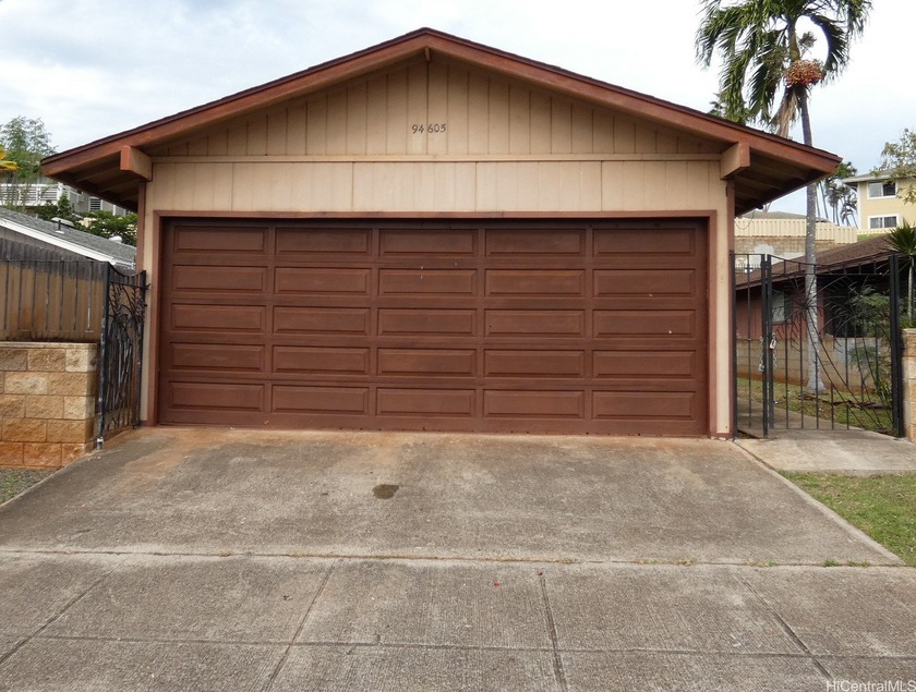 Highly desired location in Village Park close to shopping - Beach Home for sale in Waipahu, Hawaii on Beachhouse.com