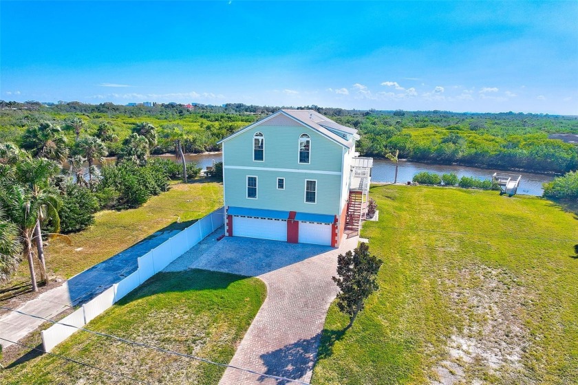LOCATION! LOCATION! Welcome to sweeping conservation and bay - Beach Home for sale in Tampa, Florida on Beachhouse.com