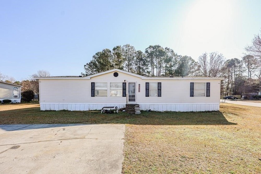 Welcome to 8670 Laurel Woods Dr, a beautifully maintained home - Beach Home for sale in Myrtle Beach, South Carolina on Beachhouse.com