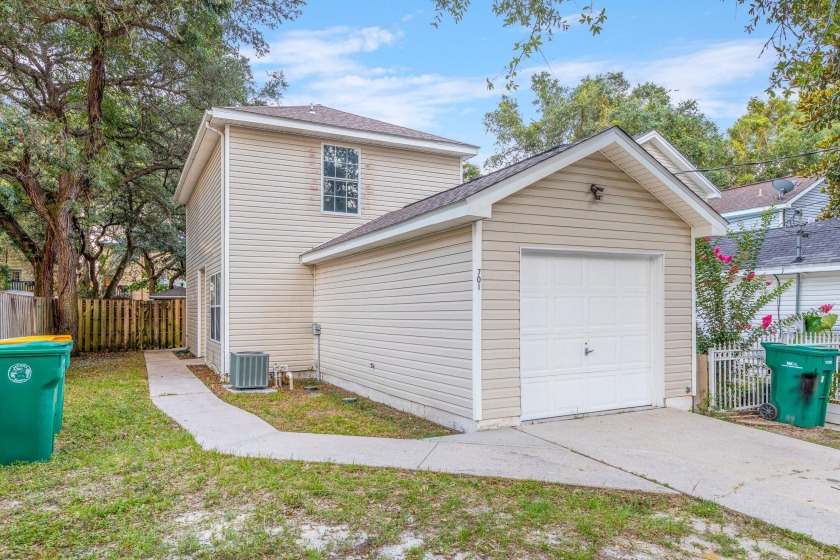 This contemporary charmer is right in the heart of Fort Walton - Beach Home for sale in Fort Walton Beach, Florida on Beachhouse.com