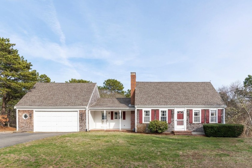 Attention Builders and Investors!  This 3 BR, 2 Bath Cape boasts - Beach Home for sale in South Chatham, Massachusetts on Beachhouse.com