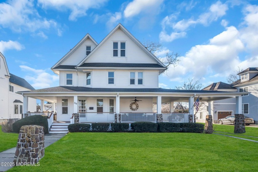 This classic colonial in  Allenhurst offers a spacious 5-bedroom - Beach Home for sale in Allenhurst, New Jersey on Beachhouse.com