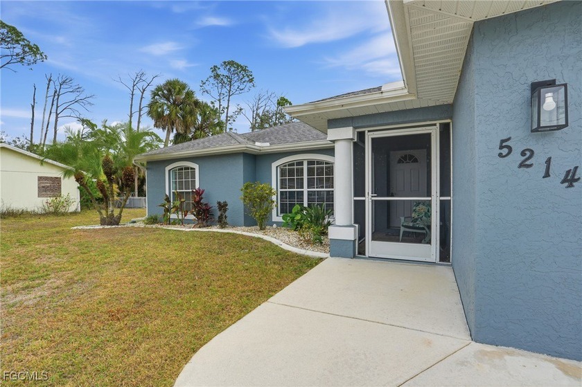Welcome home to this move-in ready North Port gem-a - Beach Home for sale in North Port, Florida on Beachhouse.com
