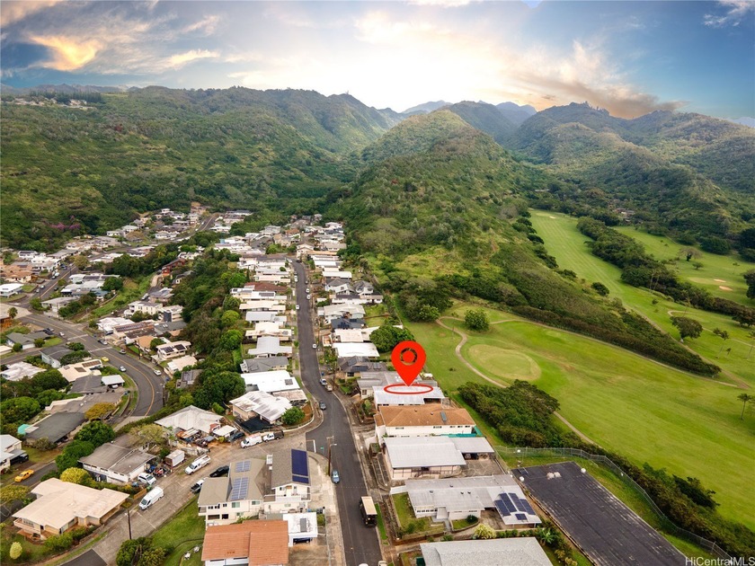 Welcome to this Kamaaina home in the highly sought-after - Beach Home for sale in Honolulu, Hawaii on Beachhouse.com