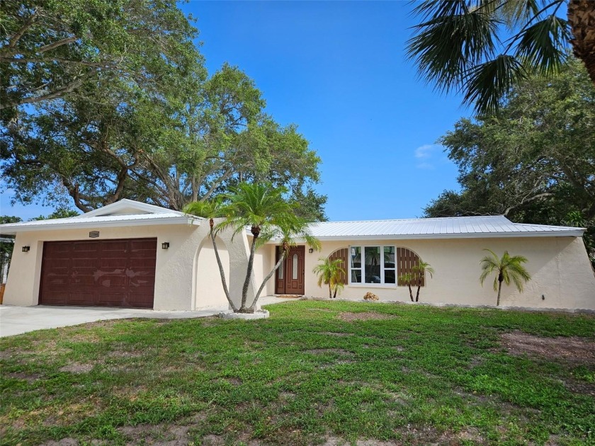 Under contract-accepting backup offers. Welcome to perfection in - Beach Home for sale in Seminole, Florida on Beachhouse.com