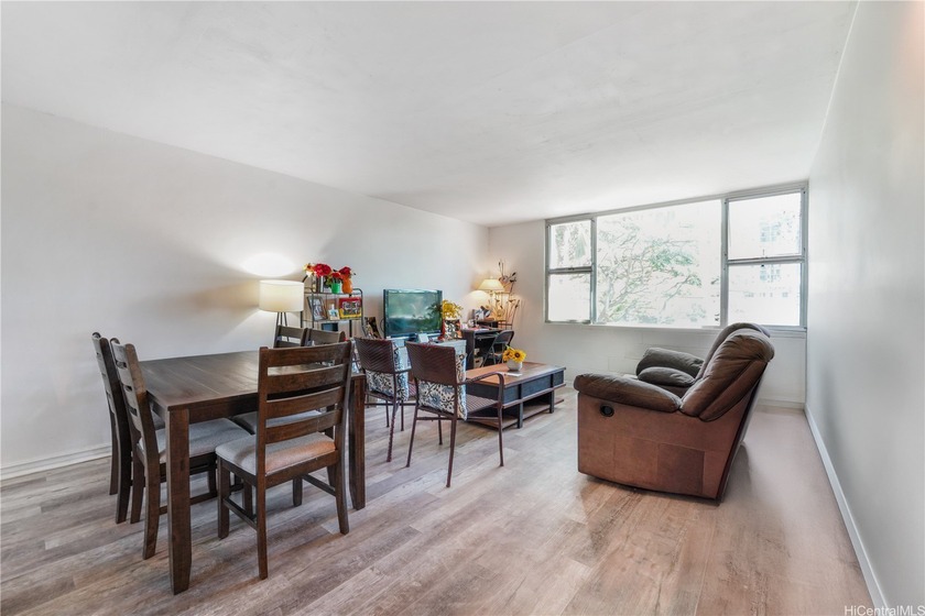 Welcome to this top floor, end unit 3 bedroom, 2 bath residence - Beach Condo for sale in Aiea, Hawaii on Beachhouse.com