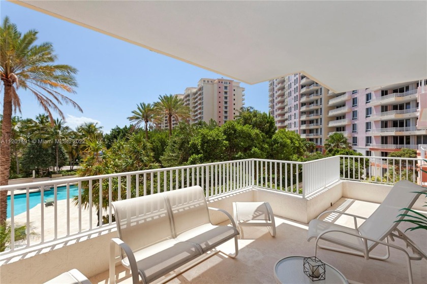 Spacious and bright 3BD/4.5BA apartment at Club Tower II at - Beach Condo for sale in Key  Biscayne, Florida on Beachhouse.com
