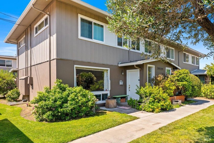 Rare 3 Bedroom, 1.5 Bath Opportunity in San Rafael Manor! - Beach Condo for sale in San Rafael, California on Beachhouse.com