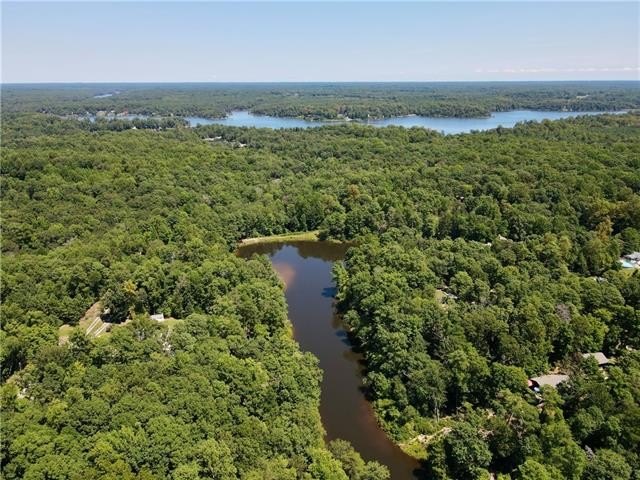 This 1.048 acre lot is located in the fantastic Heritage Point - Beach Lot for sale in Lancaster, Virginia on Beachhouse.com