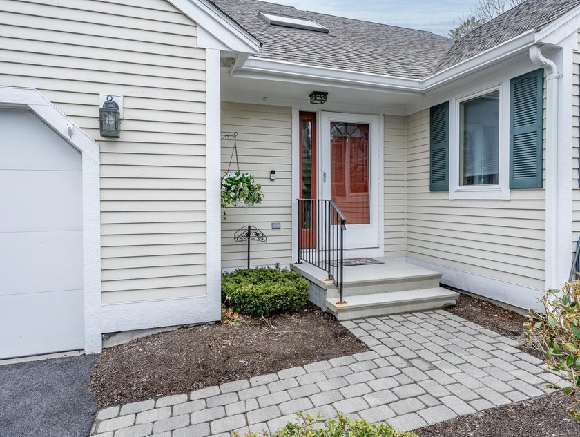 Overlooking the 7th green and surrounded by beautiful greenery - Beach Condo for sale in Mashpee, Massachusetts on Beachhouse.com