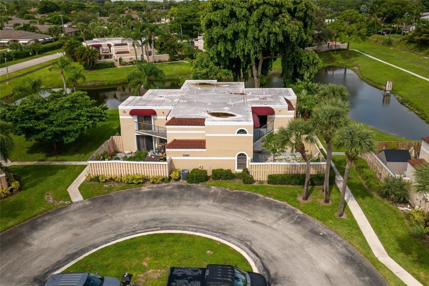 Experience the beauty of Chateau Wood in West Palm Beach, Delray - Beach Townhome/Townhouse for sale in Delray Beach, Florida on Beachhouse.com