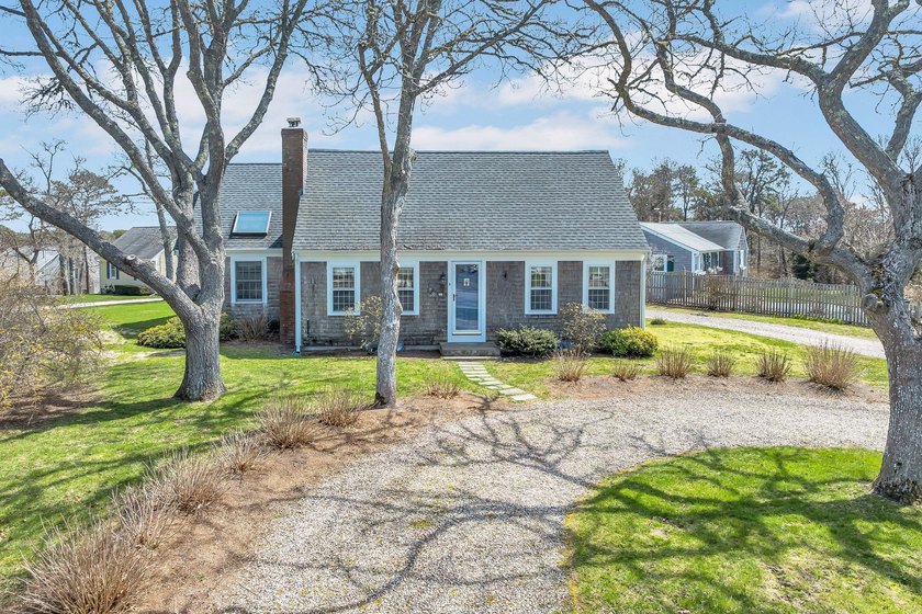 South of Route 28 in Chatham down a quiet dead end street sits - Beach Home for sale in Chatham, Massachusetts on Beachhouse.com