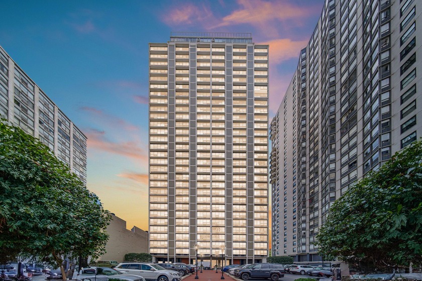 Enjoy Stunning Views of Lake Michigan, Hollywood Beach, and the - Beach Home for sale in Chicago, Illinois on Beachhouse.com