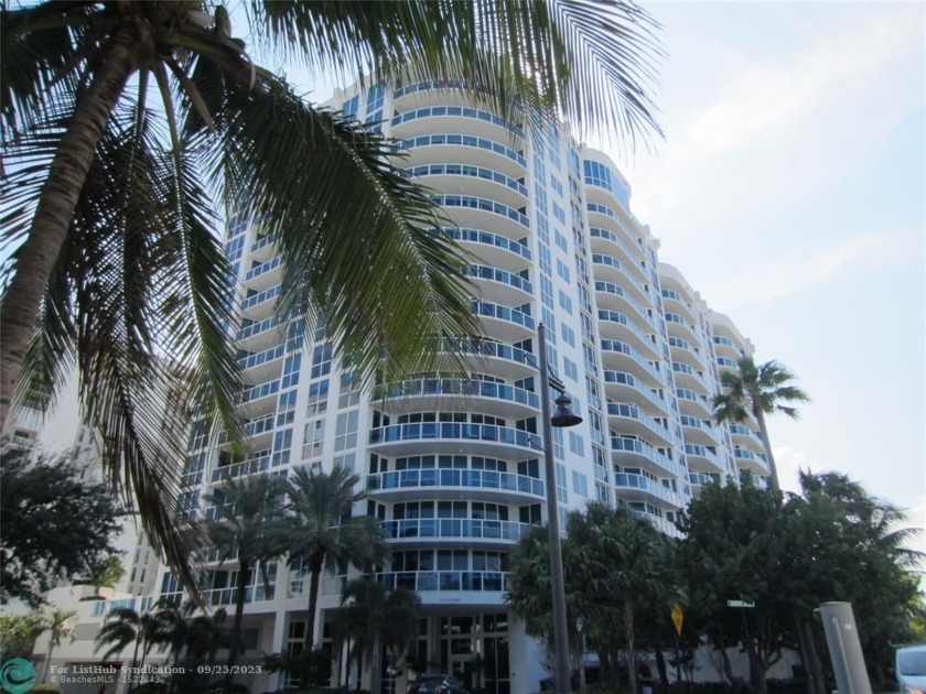 Live the beach lifestyle in this luxurious 2500-square-foot - Beach Condo for sale in Pompano Beach, Florida on Beachhouse.com