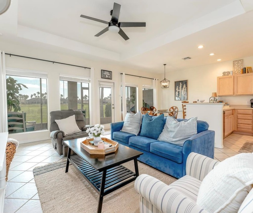 Motivated seller! This beautiful and tranquil 2 bed/2 bath golf - Beach Townhome/Townhouse for sale in Laguna Vista, Texas on Beachhouse.com