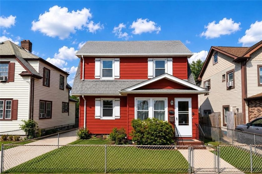 Located in Midland Beach, this one family detached house is - Beach Townhome/Townhouse for sale in Staten Island, New York on Beachhouse.com