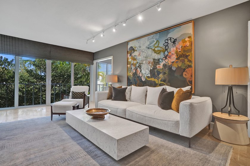 Corner residence with private outdoor oasis near Pier 66. Co-op - Beach Condo for sale in Fort Lauderdale, Florida on Beachhouse.com