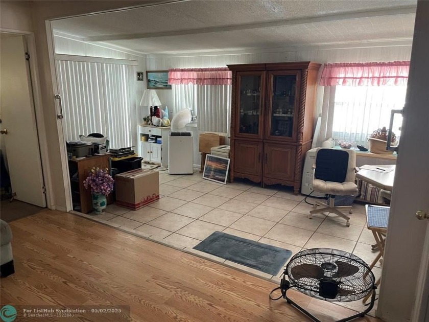 Nice size 2/2 with carport - -two sheds - on canal - split - Beach Home for sale in Davie, Florida on Beachhouse.com