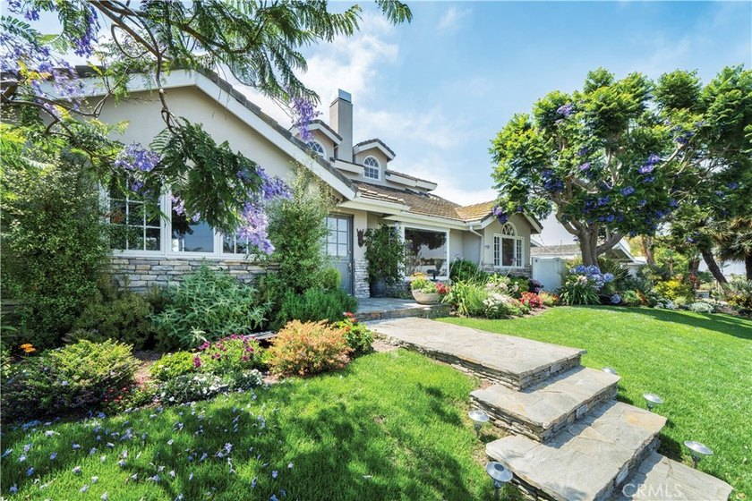 With 3 bedrooms, 3 bathrooms, and a loft/office/game room that - Beach Home for sale in Newport Beach, California on Beachhouse.com