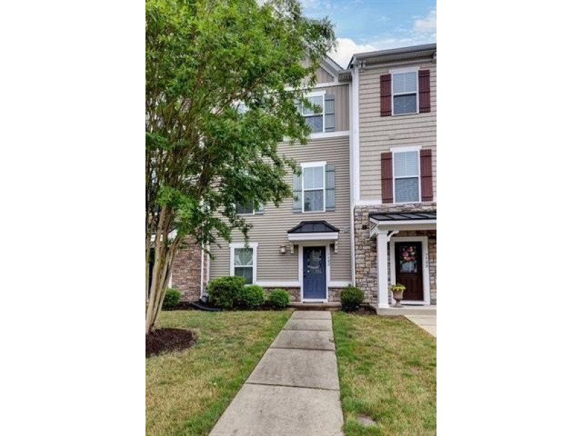 Welcome to The Villages at Candle Station in Williamsburg, where - Beach Townhome/Townhouse for sale in Williamsburg, Virginia on Beachhouse.com