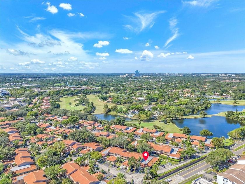 Corner one-level townhome in the sought-after Emerald Hills - Beach Condo for sale in Hollywood, Florida on Beachhouse.com