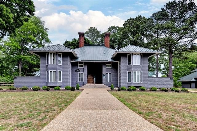 Exceptional resort-style living awaits in this spacious 2 - Beach Condo for sale in Williamsburg, Virginia on Beachhouse.com