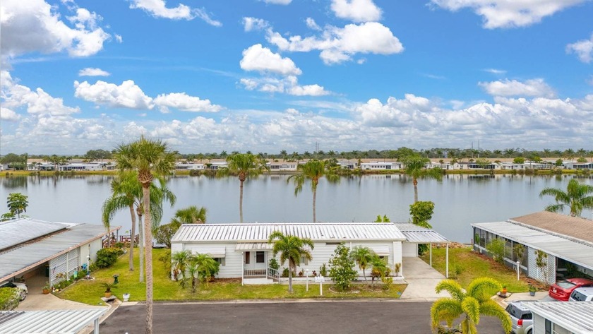 Discover your ideal lakefront retreat, nestled on a quiet cul de - Beach Home for sale in Melbourne, Florida on Beachhouse.com
